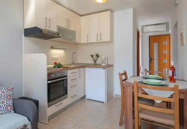 Family Apart Daire, 1 Çift Kişilik Yatak ve Çekyat (Apartment Ana On Island Hvar)