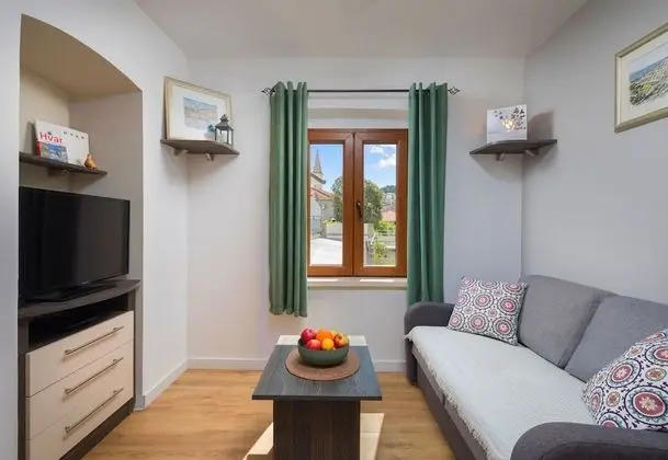 Family Apart Daire, 1 Çift Kişilik Yatak ve Çekyat (Apartment Ana On Island Hvar)