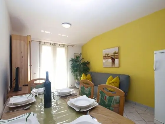Apart Daire, 3 Yatak Odası (770/1796)
