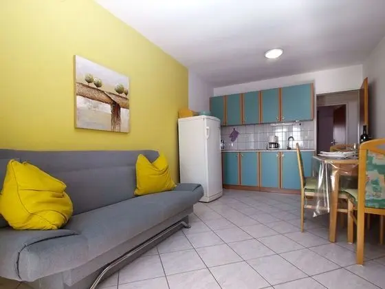 Apart Daire, 3 Yatak Odası (770/1796)