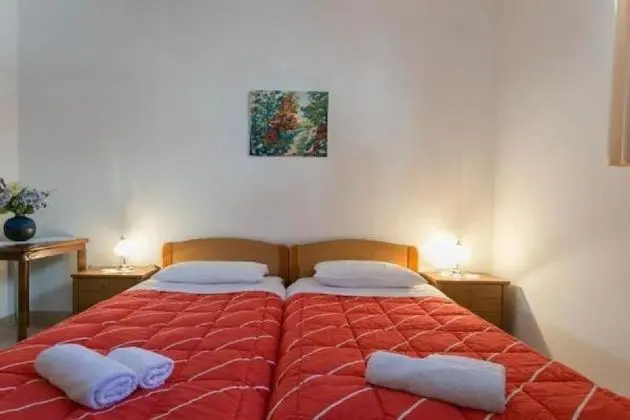 Apart Daire (One-Bedroom Apartment with Balcony)