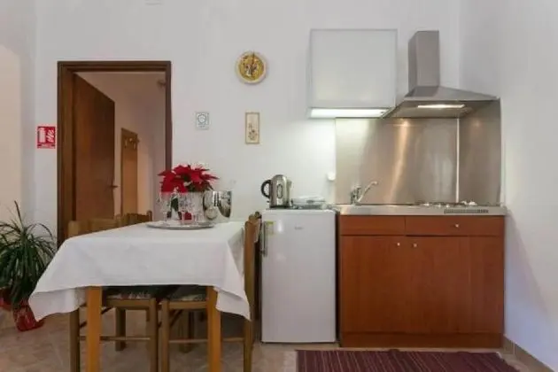 Apart Daire (One-Bedroom Apartment with Balcony)