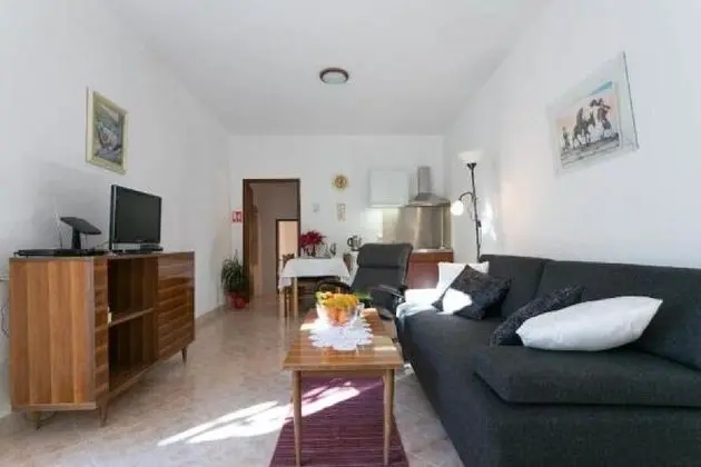 Apart Daire (One-Bedroom Apartment with Balcony)