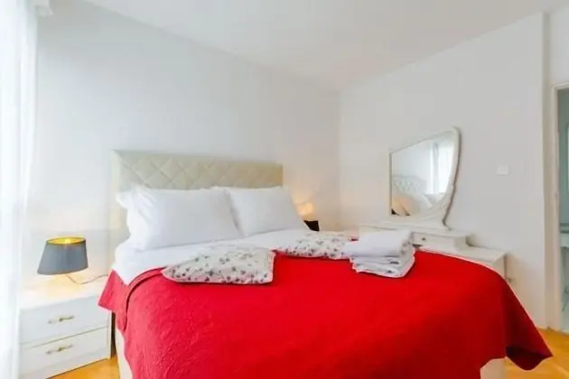 Apart Daire (Two Bedroom Apartment with Balcony)