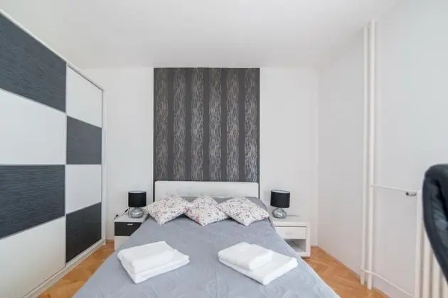 Apart Daire (Two Bedroom Apartment with Balcony)