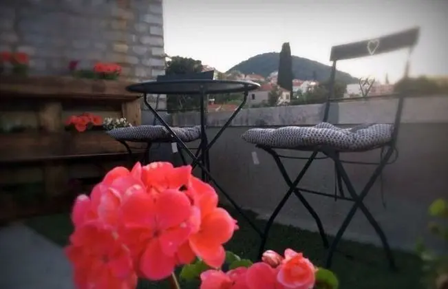 Apart Daire (One-Bedroom Apartment with Terrace)