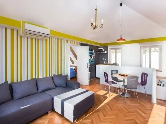 Apart Daire (One-Bedroom Apartment with Sea View)