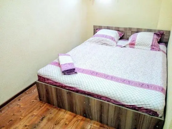 Apart Daire, 1 Çift Kişilik Yatak (Atskuri Str)