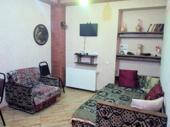 Apart Daire, 2 Yatak Odası (Atskuri Str)