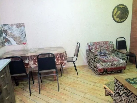 Apart Daire, 2 Yatak Odası (Atskuri Str)