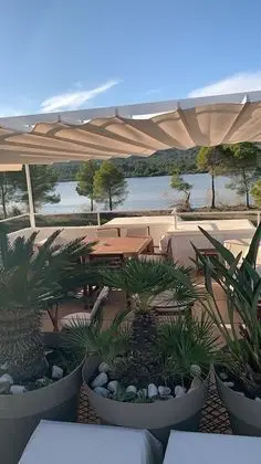 Standard Tek Büyük Yataklı Oda, Göl Manzaralı
