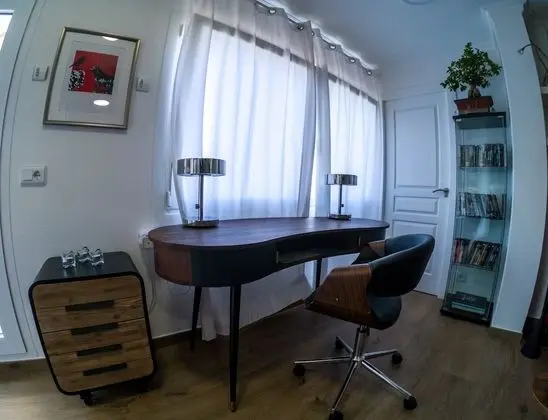 Superior Apart Daire, 2 Yatak Odası, Göl Manzaralı
