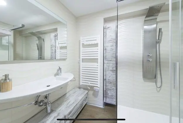 Superior Apart Daire, 2 Yatak Odası, Göl Manzaralı
