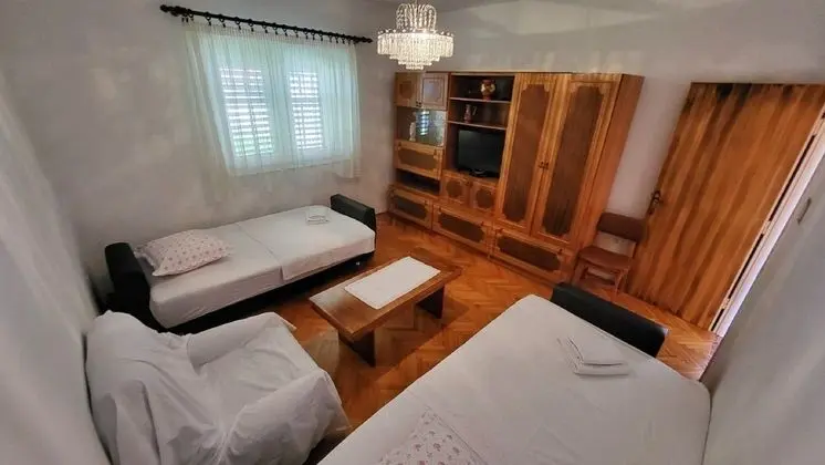 Apart Daire (Two-Bedroom Apartment with Sea View)