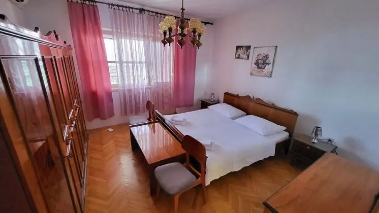 Apart Daire (Two-Bedroom Apartment with Sea View)