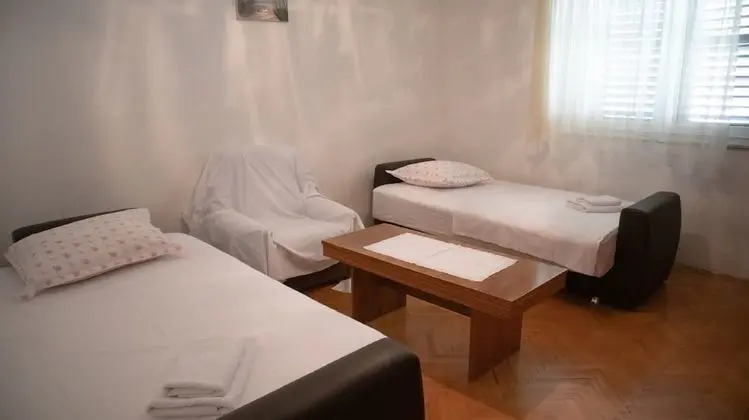 Apart Daire (Two-Bedroom Apartment with Sea View)