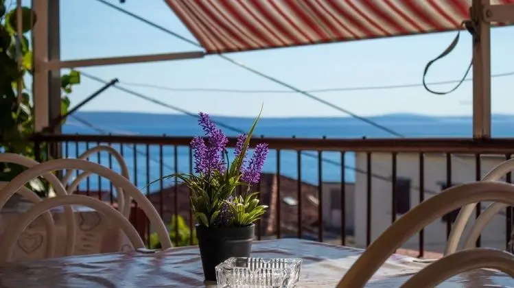 Apart Daire (Two-Bedroom Apartment with Sea View)