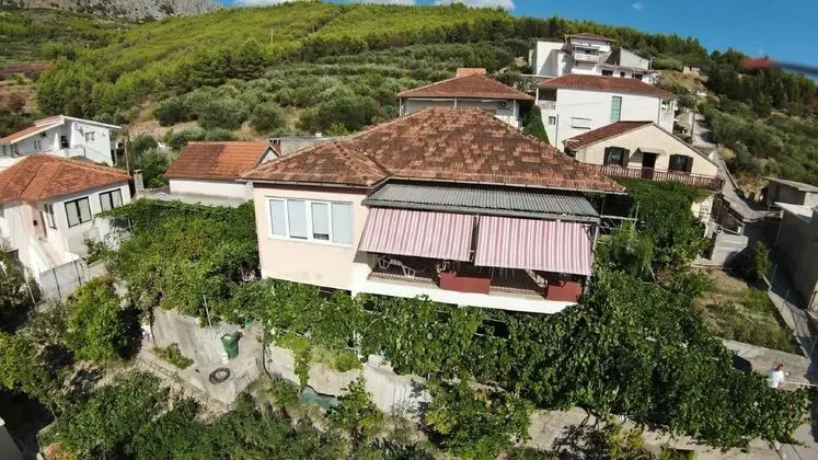 Apart Daire (Two-Bedroom Apartment with Sea View)