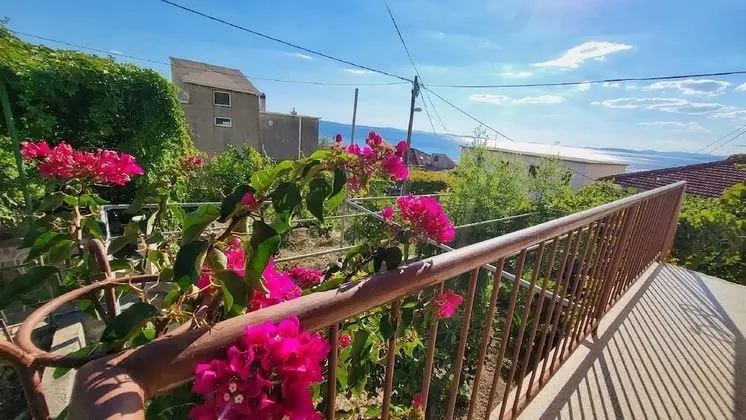 Apart Daire (Two-Bedroom Apartment with Sea View)