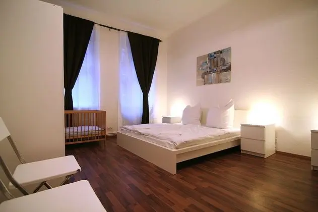 Apart Daire, 6 Yatak Odası