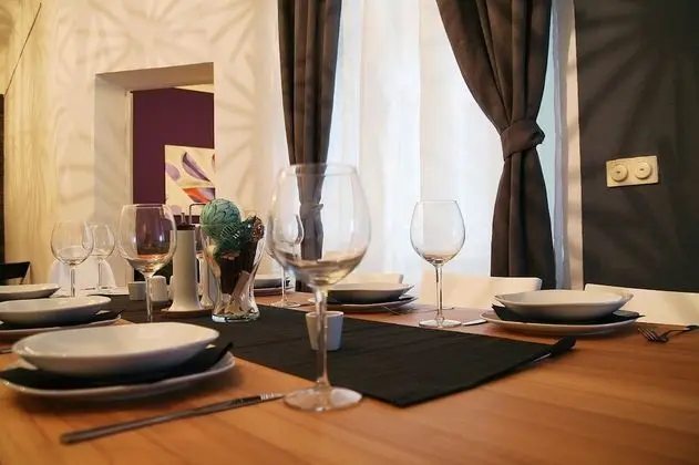 Apart Daire, 6 Yatak Odası