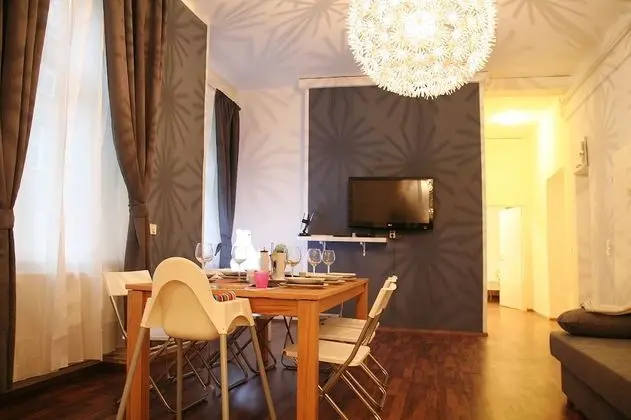 Apart Daire, 6 Yatak Odası