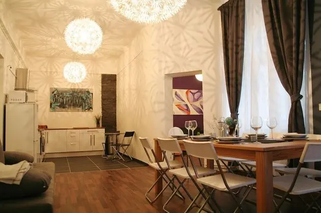 Apart Daire, 6 Yatak Odası
