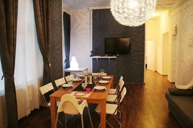 Apart Daire, 6 Yatak Odası