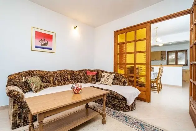 Apart Daire (Three Bedroom Apartment with Balcony )