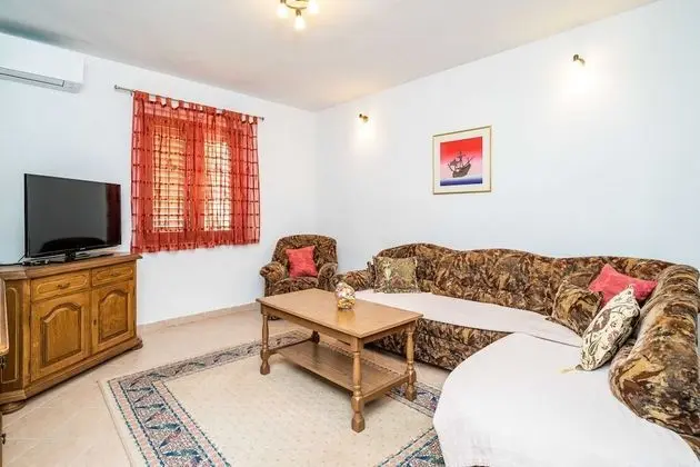 Apart Daire (Three Bedroom Apartment with Balcony )