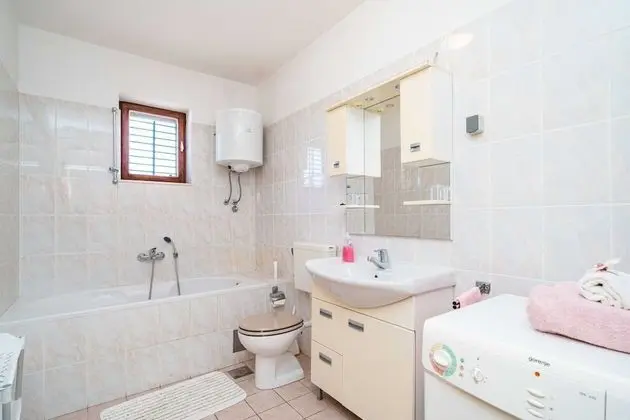 Apart Daire (Three Bedroom Apartment with Balcony )