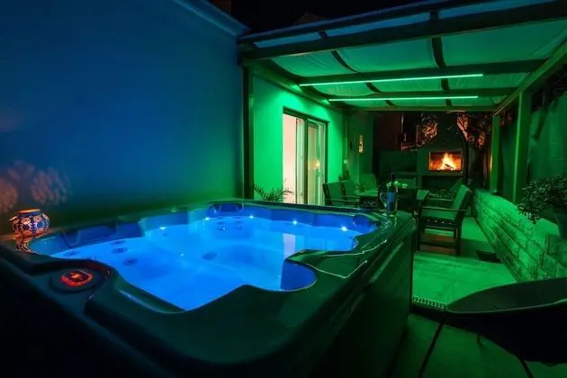 Apart Daire (Two Bedroom Apartment with Terrace an)