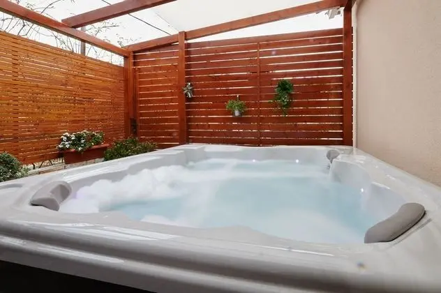 Apart Daire (Two Bedroom Apartment with Terrace an)