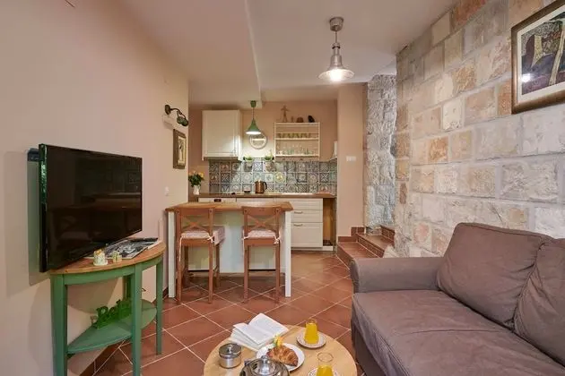 Apart Daire (One-Bedroom Apartment with Terrace)