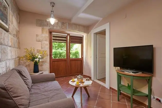 Apart Daire (One-Bedroom Apartment with Terrace)