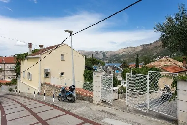 Apart Daire (One-Bedroom Apartment with Terrace)