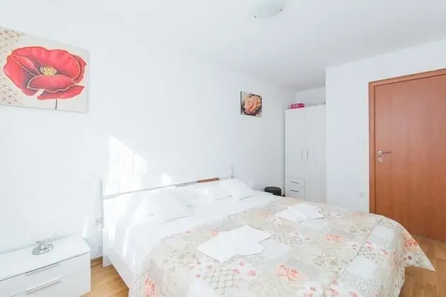 Apart Daire (Two Bedroom Apartment with Balcony)