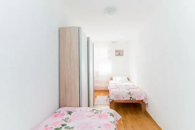 Apart Daire (Two Bedroom Apartment with Balcony)