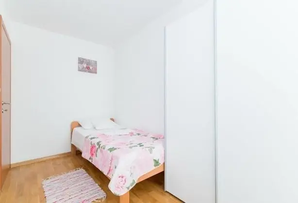 Apart Daire (Two Bedroom Apartment with Balcony)