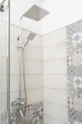 Standard Tek Büyük veya İki Ayrı Yataklı Oda, 1 Çift Kişilik veya 2 Tek Kişilik Yatak, Küçük Mutfak