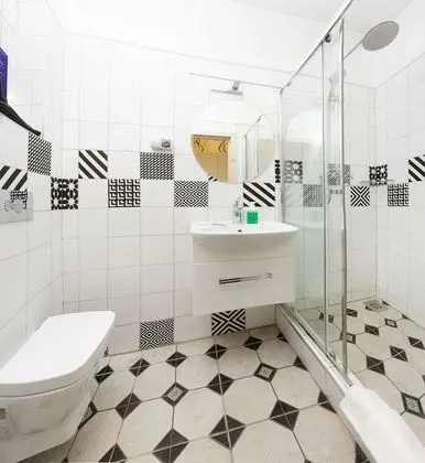 Standard Tek Büyük veya İki Ayrı Yataklı Oda, 1 Çift Kişilik veya 2 Tek Kişilik Yatak, Küçük Mutfak