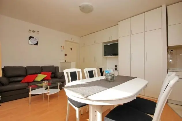 Apart Daire (Apartment Charming Arena - One Bedroo)
