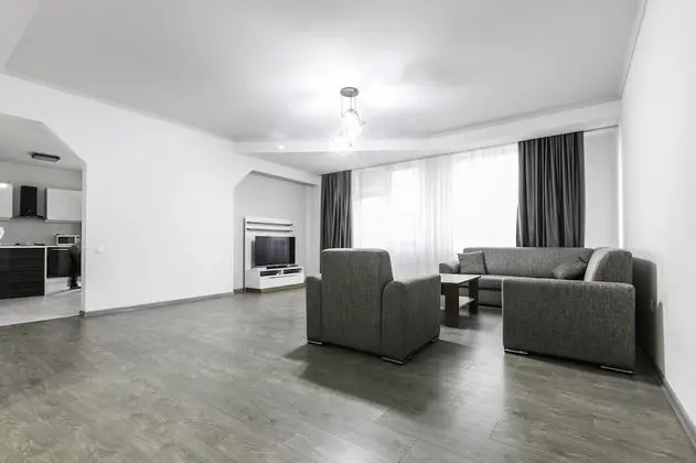 Apart Daire (3 Arnold Chikobava Street 10)
