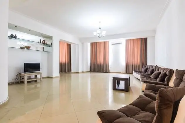 Apart Daire (3 Arnold Chikobava Street 10)