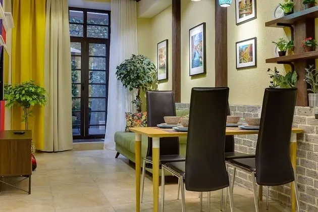 Design Apart Daire, Teras, Avlu Manzaralı