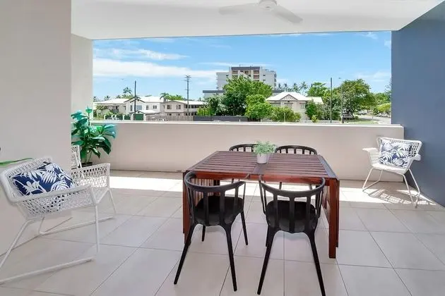 Apartment Close To The City Life on Lake 3