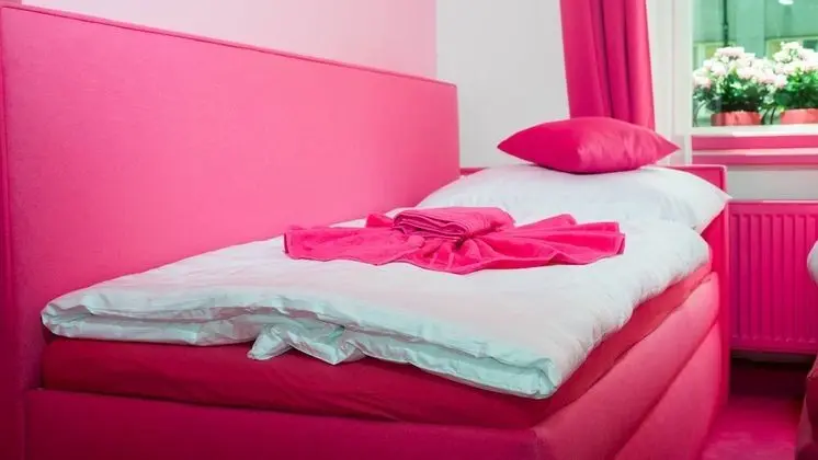 Design İki Ayrı Yataklı Oda (Pink)