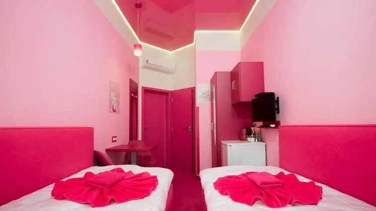 Design İki Ayrı Yataklı Oda (Pink)