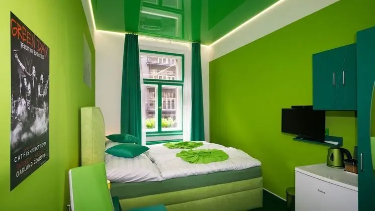 Design Tek Büyük Yataklı Oda (Green)