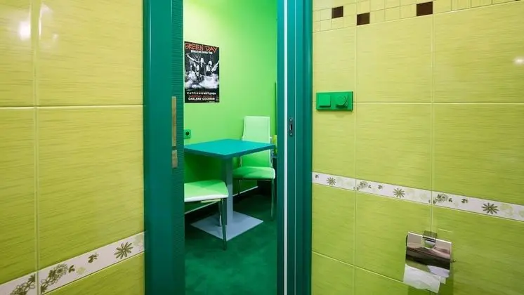 Design Tek Büyük Yataklı Oda (Green)